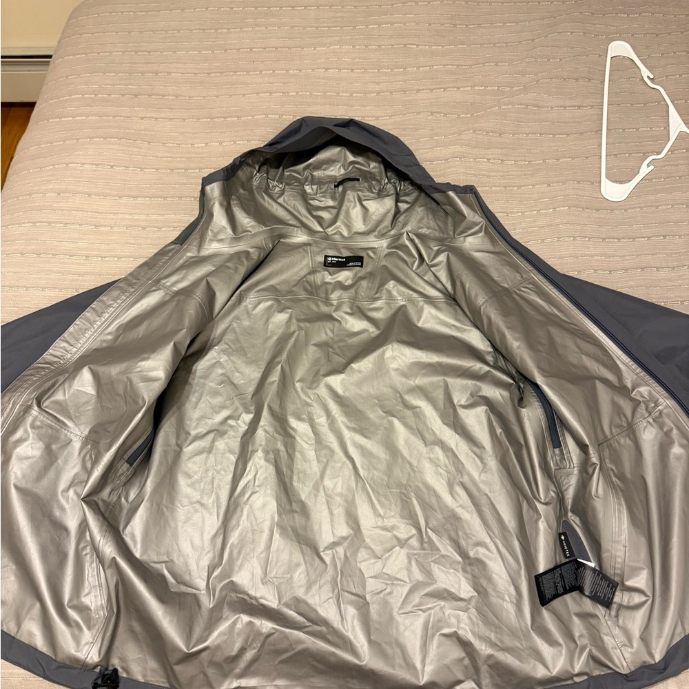 Medium Men's GORE-TEX® Minimalist Jacket- rain jacket - Picture 7 of 10